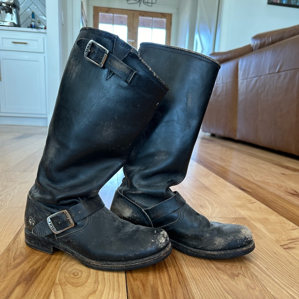 FRYE - Distressed Veronica Boot - Womens size 8.5